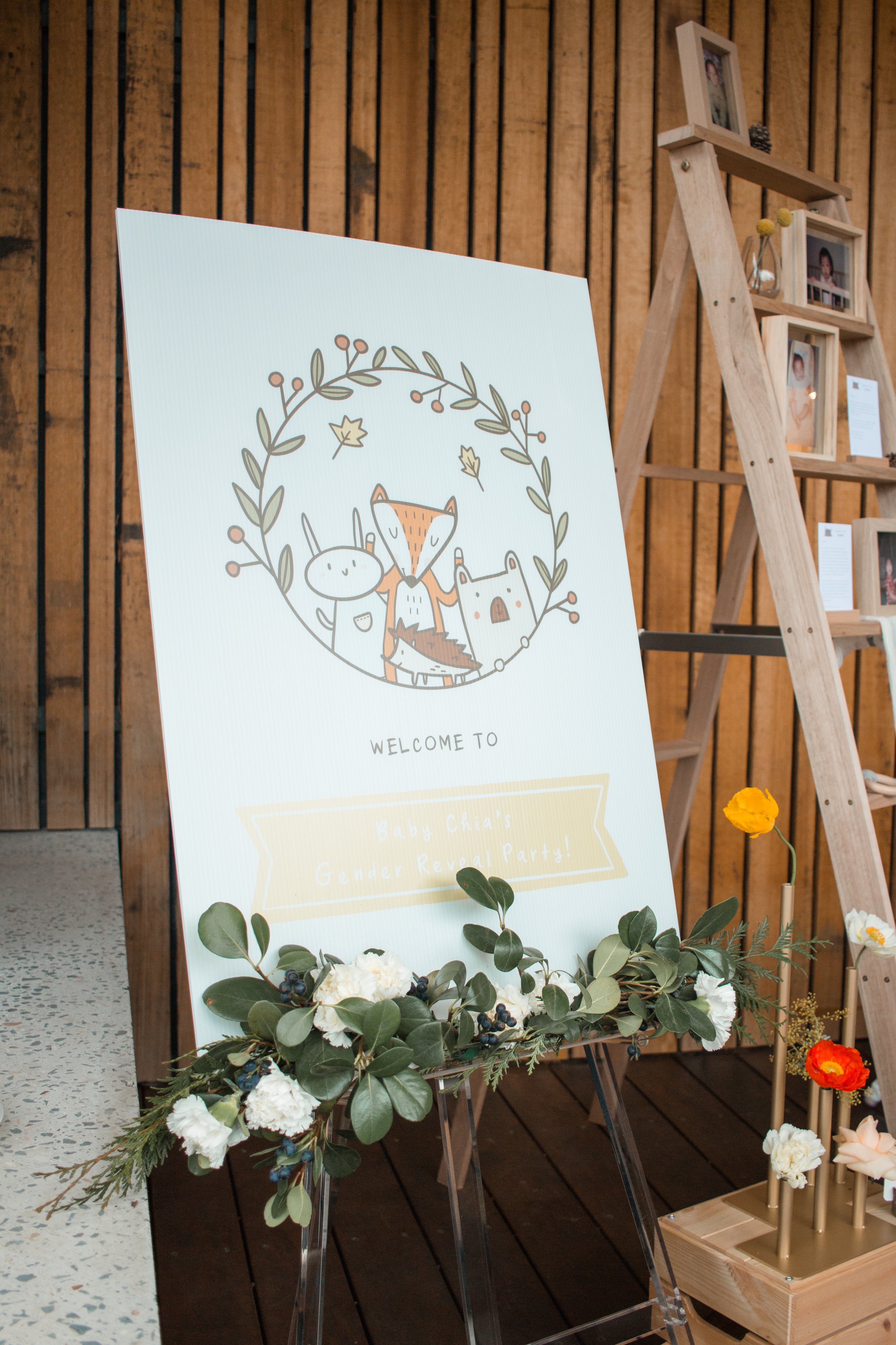 Acrylic Easel